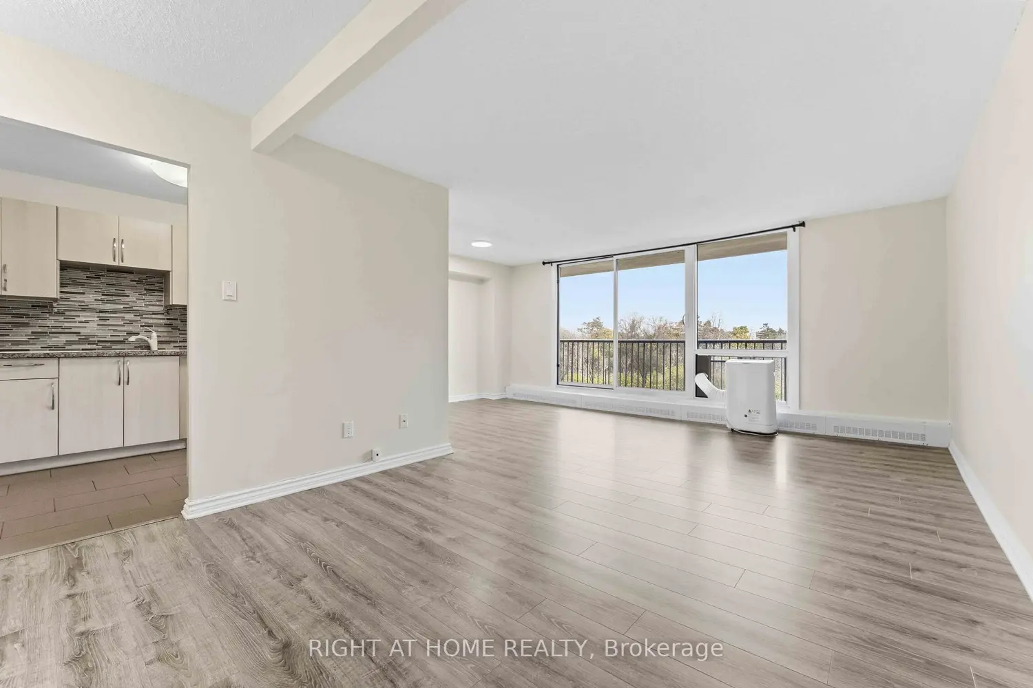 Additional image 6 of 665 Bathgate Drive 311