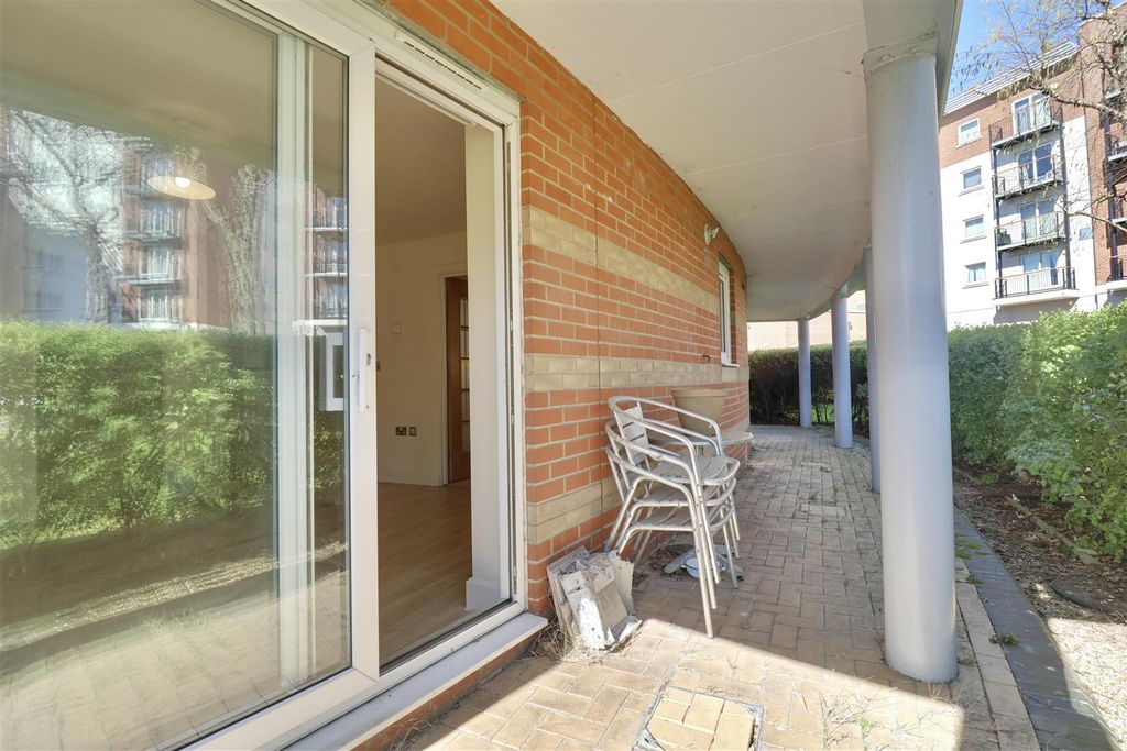 Additional image 2 of 1 bed flat for saleGunwharf Quays, Portsmouth PO1