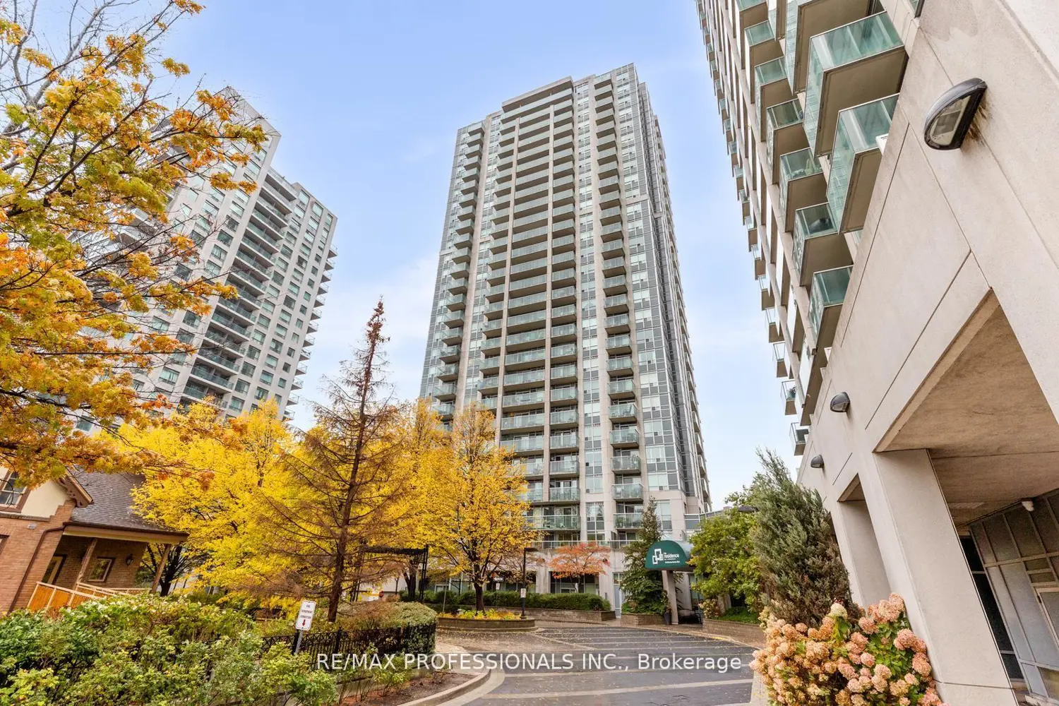 18 Harrison Garden Boulevard 706