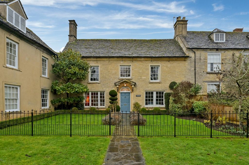 6 bed terraced house for saleWoodgreen, Witney, Oxfordshire OX28