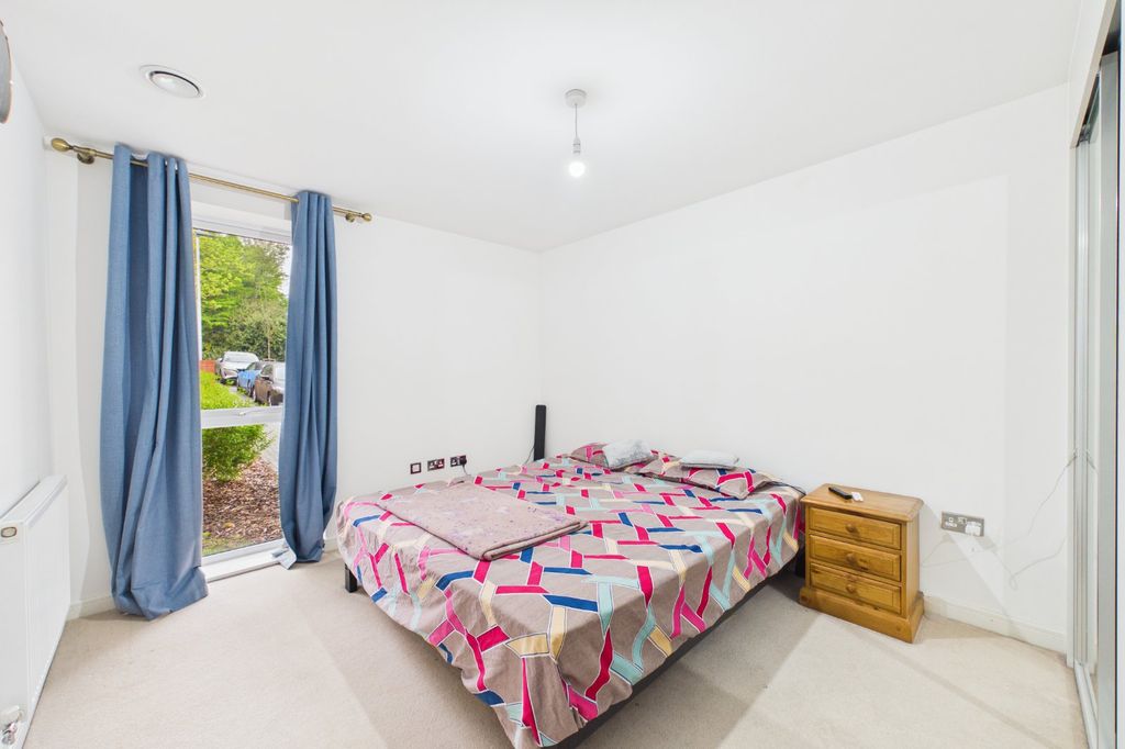 Additional image 7 of 3 bed flat for saleWellington Road, Wokingham, Berkshire RG40