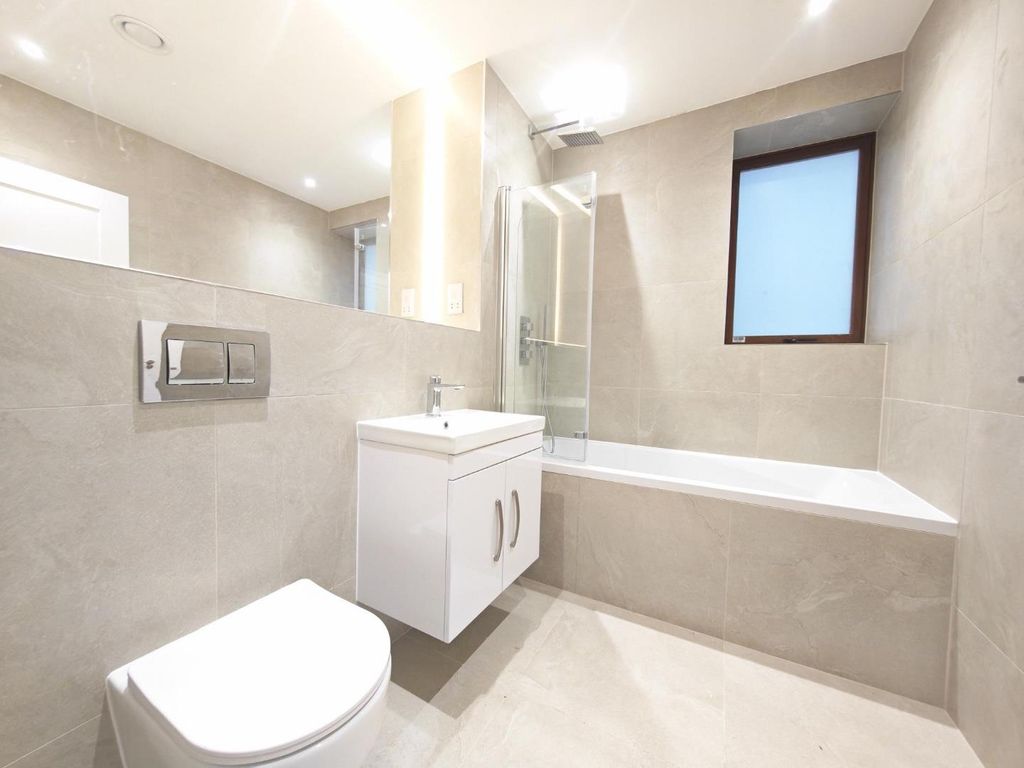 Additional image 6 of 2 bed flat for salePeach Street, Wokingham RG40