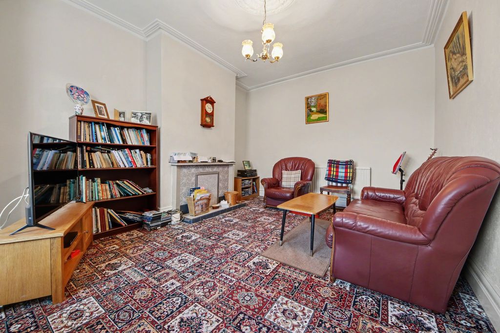 Additional image 6 of 3 bed semi-detached house for saleAsh Tree Road, Bitterne Park SO18