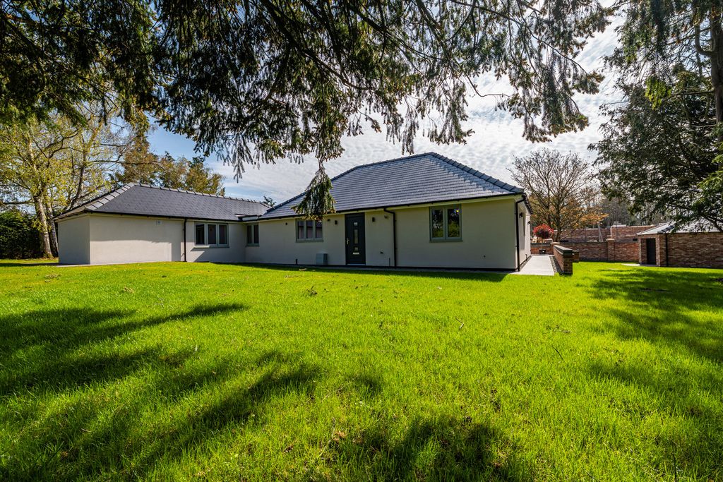 4 bed detached bungalow for saleHorncastle Road, Woodhall Spa, Lincolnshire LN10
