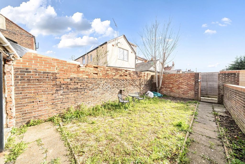 Additional image 11 of 2 bed flat for saleCopnor Road, Portsmouth PO3