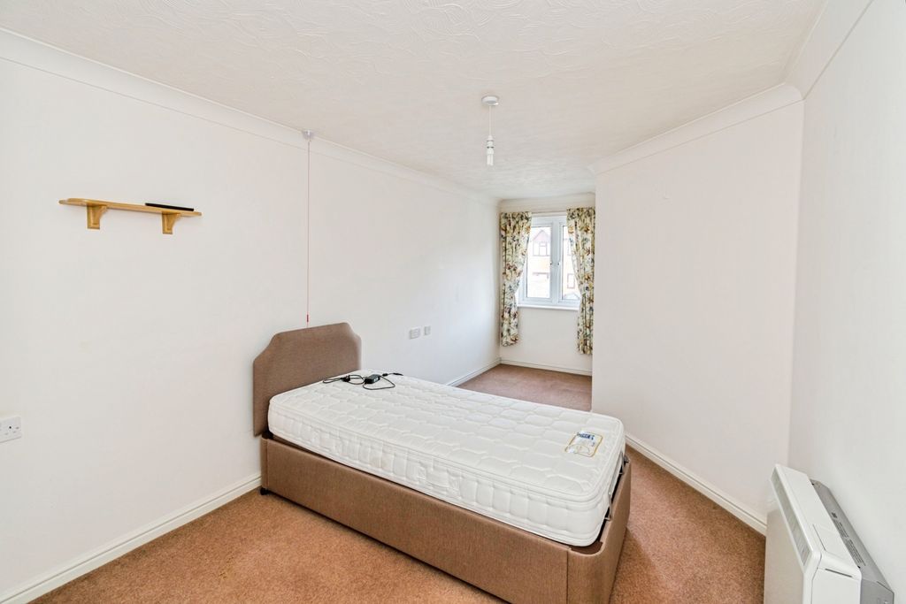 Additional image 7 of 1 bed flat for saleOakley Road, Southampton, Hampshire SO16