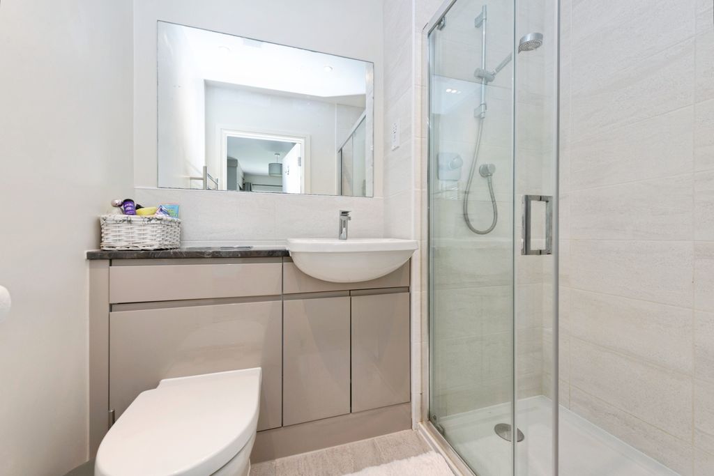 Additional image 11 of 2 bed flat for saleGatehouse Close, Ashford TW15