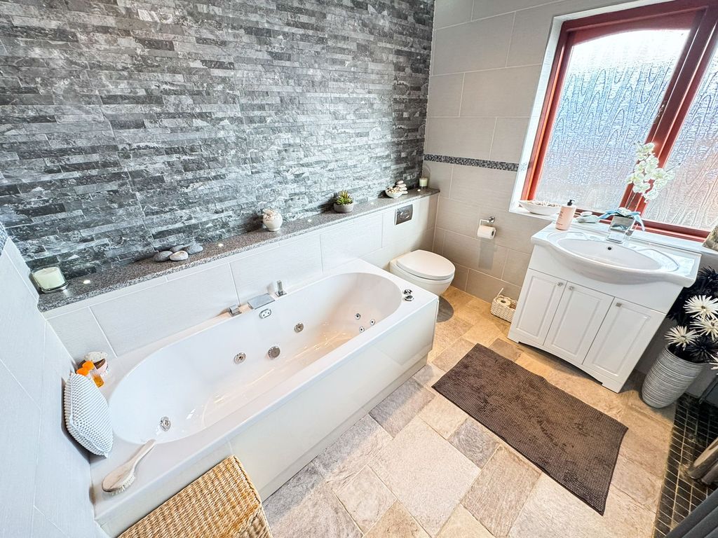 Additional image 41 of 5 bed detached house for saleSandbeds Road, Willenhall WV12