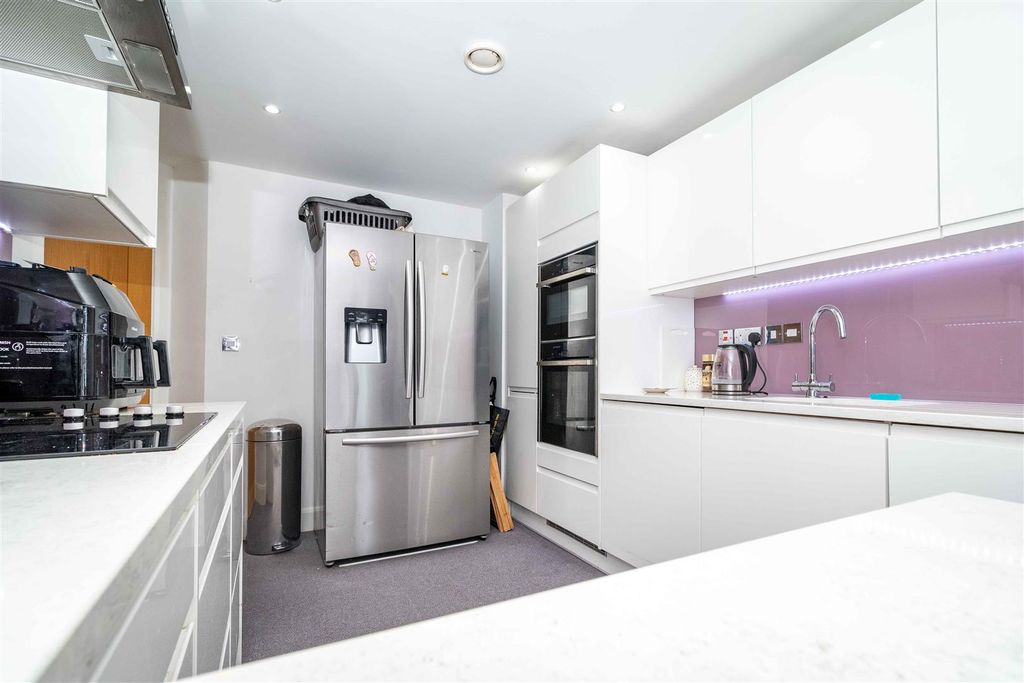 Additional image 6 of 2 bed flat for saleSteyne Gardens, Worthing BN11