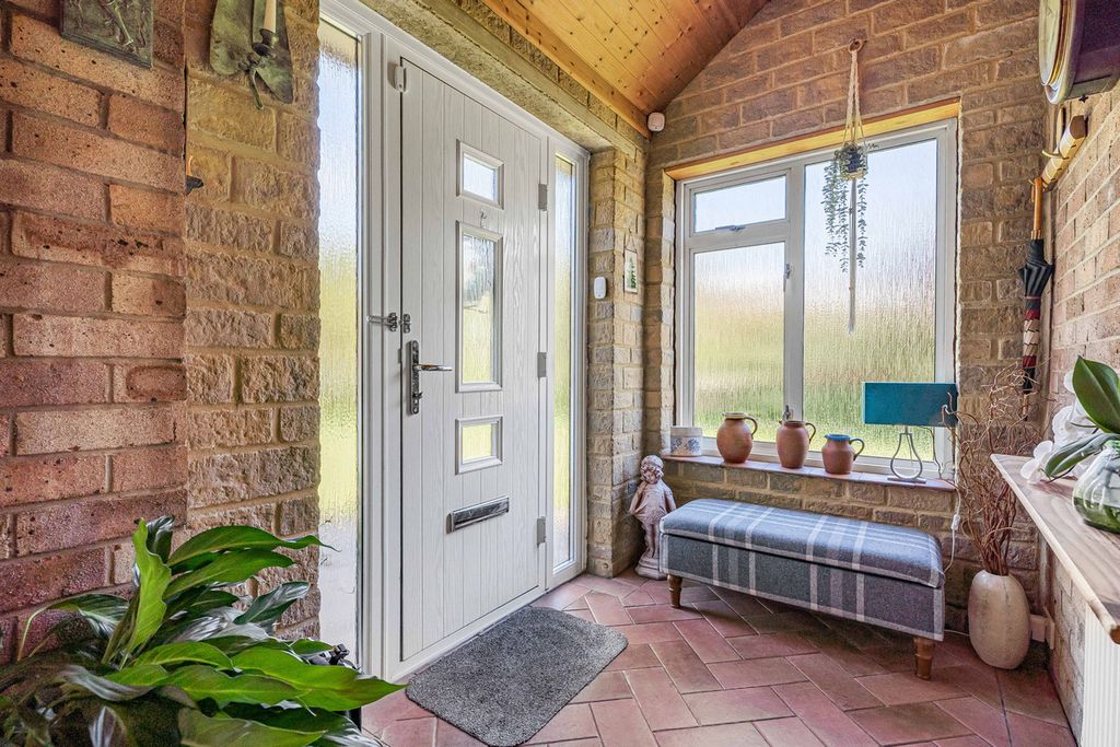 Additional image 18 of 3 bed bungalow for saleGreen Lane, Woodstock OX20