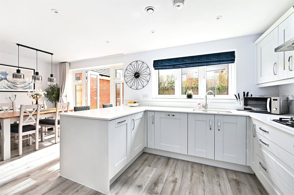 Additional image 6 of 4 bed detached house for saleBunch Grove, Yateley, Hampshire GU46
