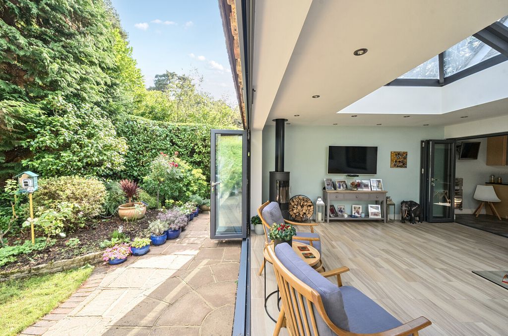 Additional image 8 of 5 bed detached house for saleHollybush Ride, Finchampstead, Wokingham, Berkshire RG40