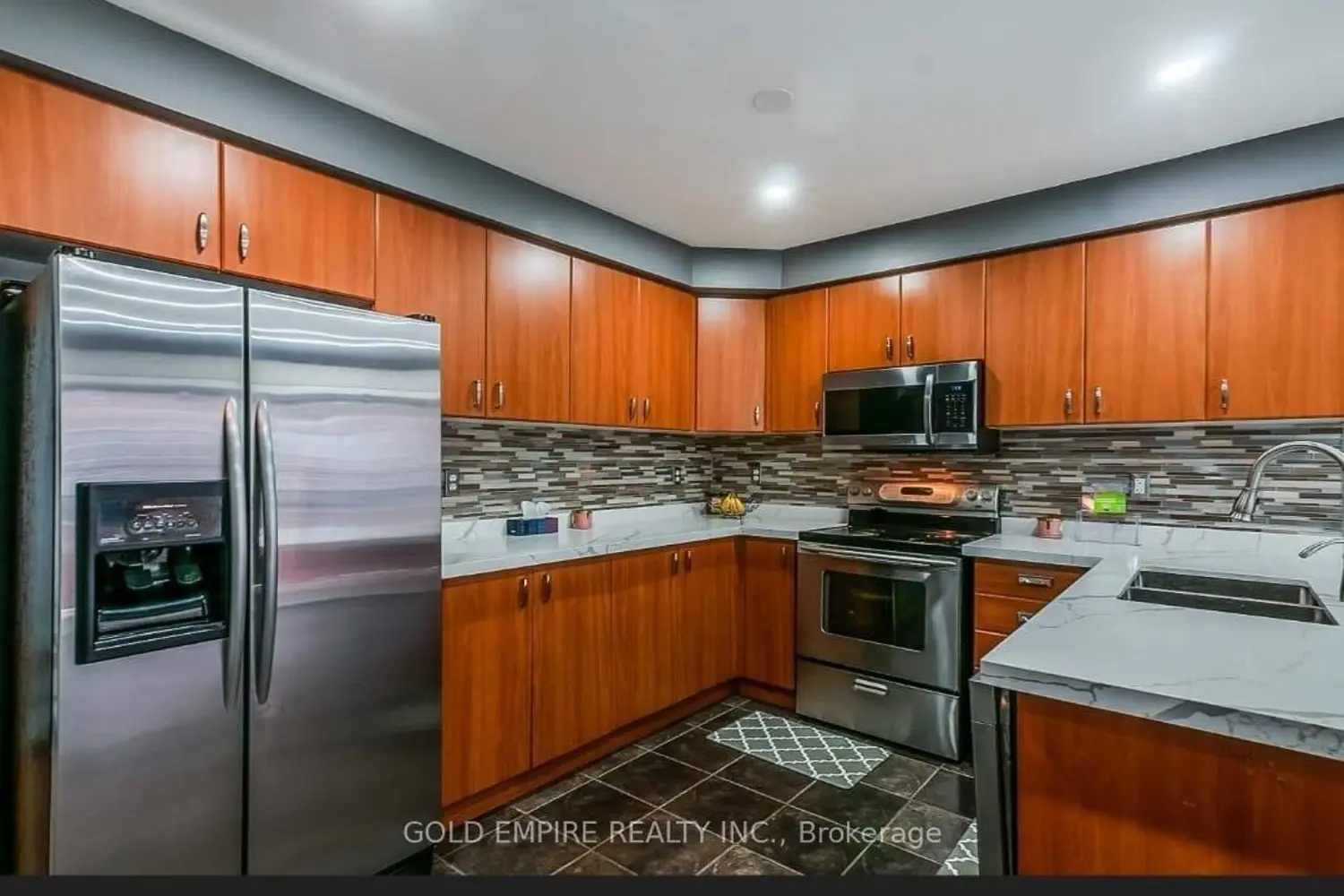 Additional image 10 of 27 Denison Avenue