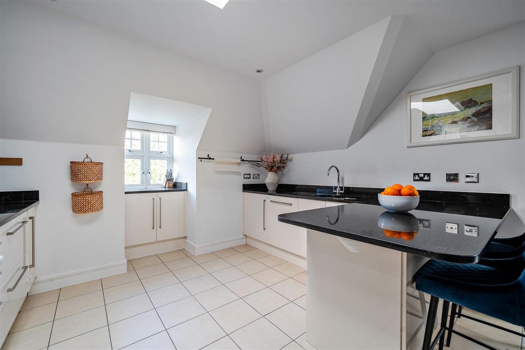 Additional image 5 of 2 bed flat for saleLanden House, Rectory Road Wokingham, Berkshire RG40