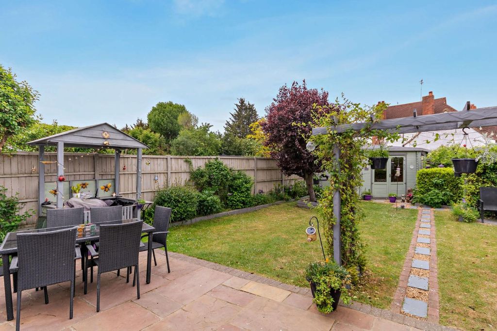 Additional image 2 of 3 bed semi-detached house for saleBrownrigg Road, Ashford TW15