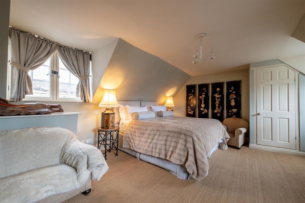 Additional image 13 of 5 bed property for saleOxford Street, Woodstock OX20