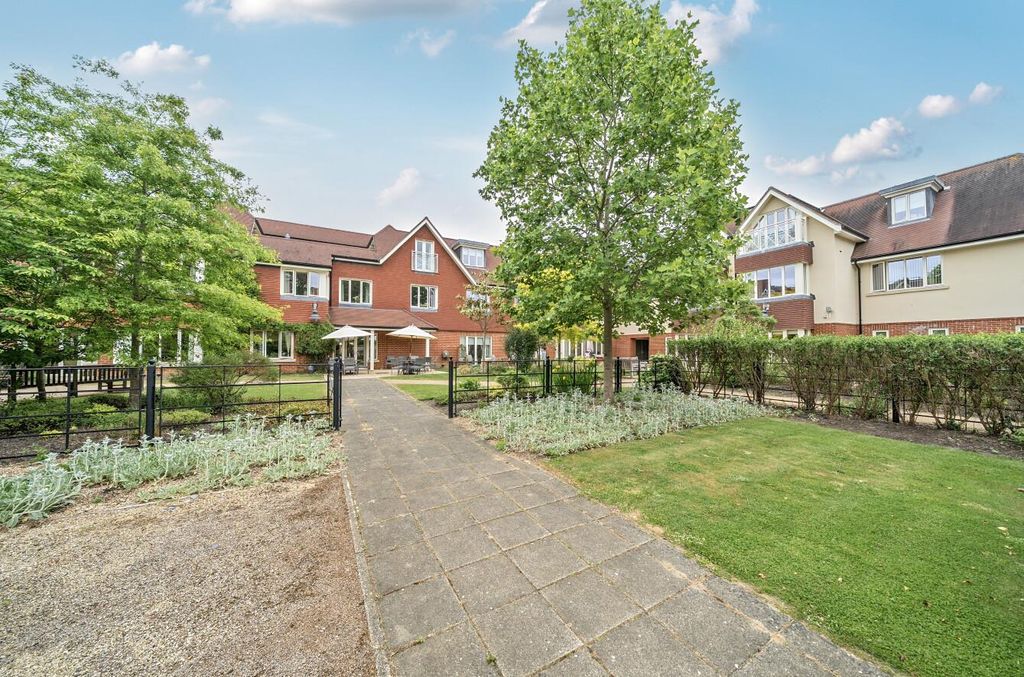 1 bed flat for saleHammond Way, Yateley GU46