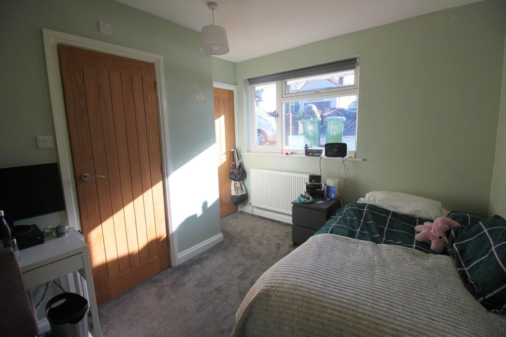 Additional image 14 of 3 bed detached bungalow for saleFirtree Way, Southampton SO19