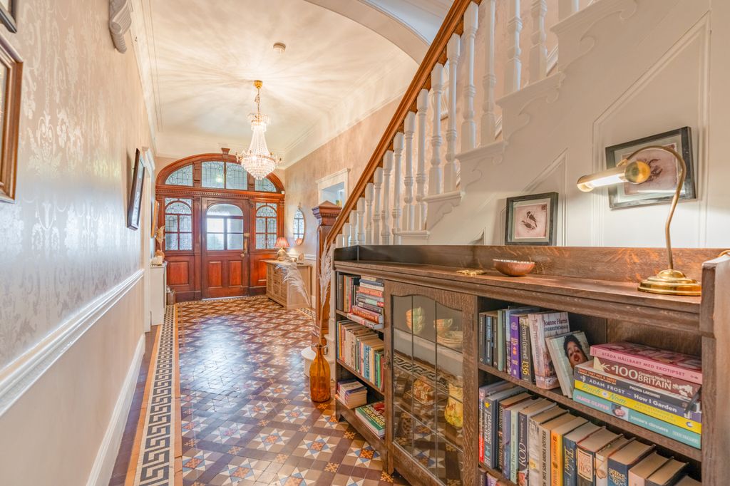 Additional image 17 of 4 bed semi-detached house for saleHeron Lodge, London Road, Worcester WR5