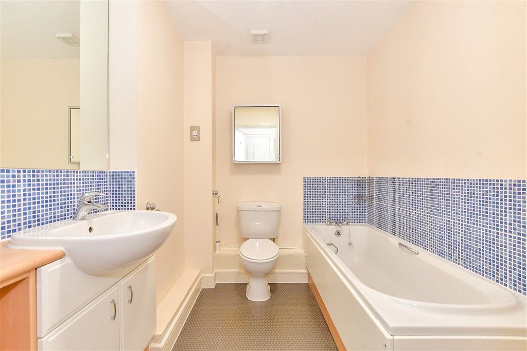 Additional image 9 of 2 bed flat for saleGisors Road, Southsea, Hampshire PO4
