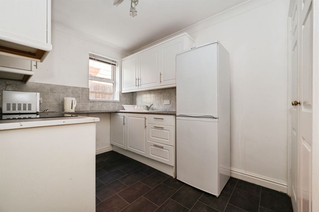 Additional image 6 of 1 bed maisonette for saleWinchester Road, Southampton SO16