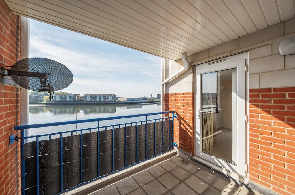 Additional image 8 of 2 bed flat for saleHorseshoe Bridge, St Denys, Southampton, Hampshire SO17