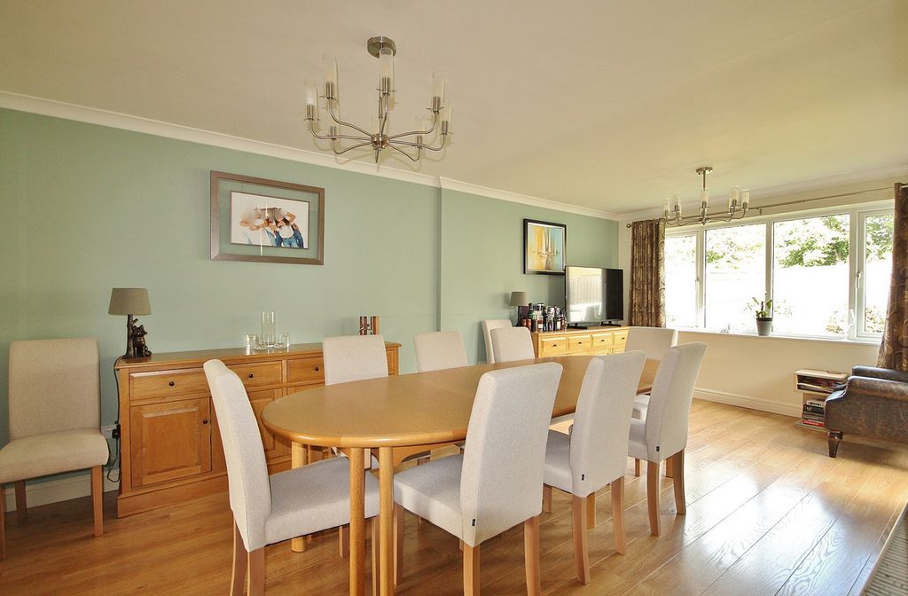 Additional image 5 of 6 bed detached house for saleSherbourne Road, Witney OX28
