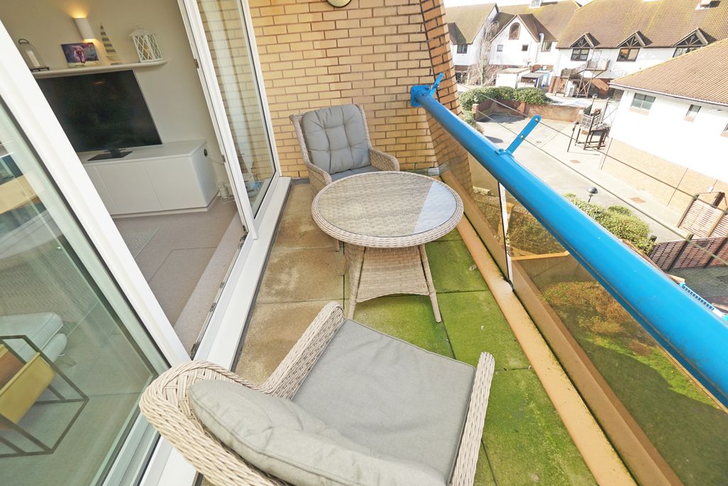 Additional image 32 of 2 bed flat for salePort Solent, Portsmouth PO6