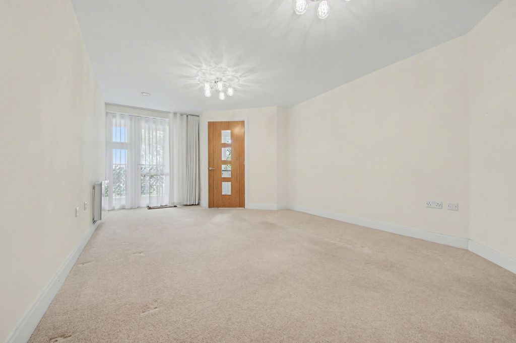 Additional image 2 of 2 bed flat for sale100 Riverdene Place, Bitterne Park SO18