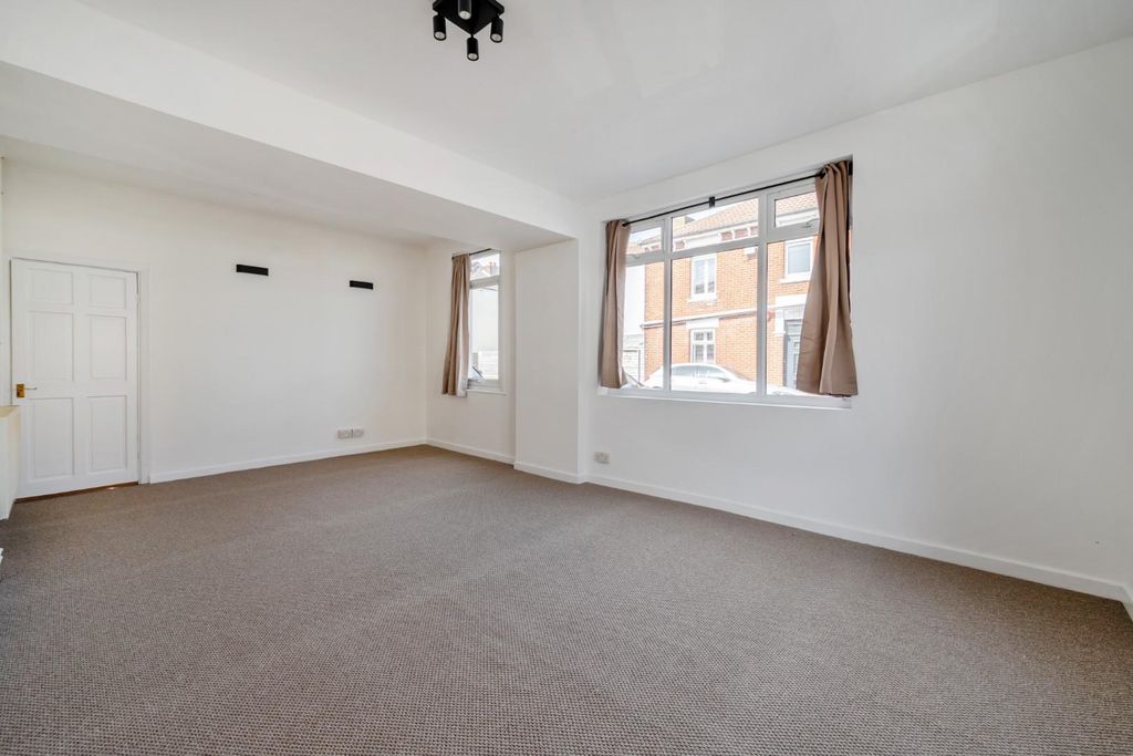 Additional image 6 of 4 bed end terrace house for saleFarlington Road, Portsmouth PO2