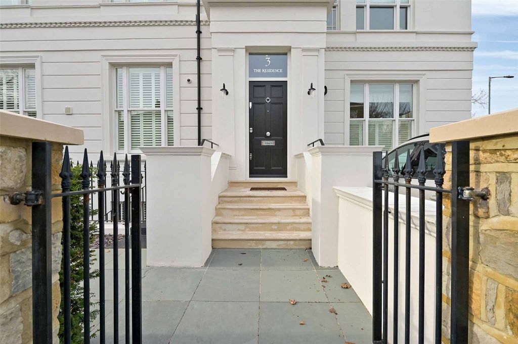 Additional image 24 of 3 bed flat for saleThe Residence, 26 Trinity Place, Windsor, Berkshire SL4