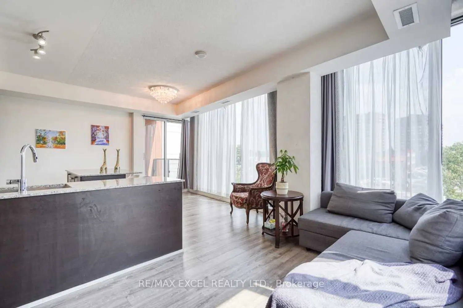 Additional image 6 of 9608 Yonge Street 202A