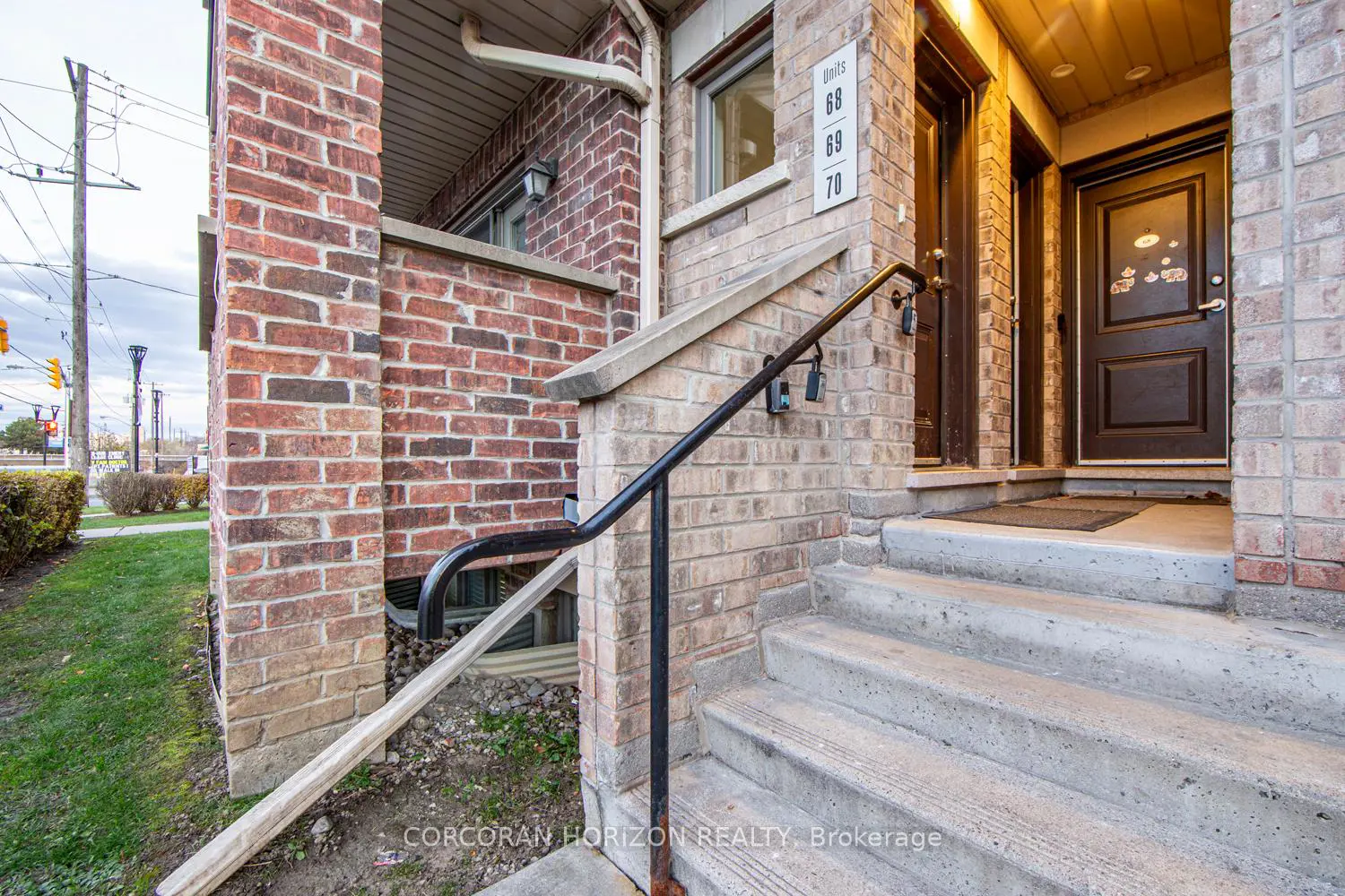 2315 Sheppard Avenue 70