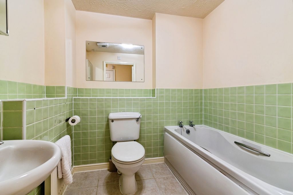 Additional image 13 of 2 bed flat for saleMoor Lane, Bingham, Nottingham NG13