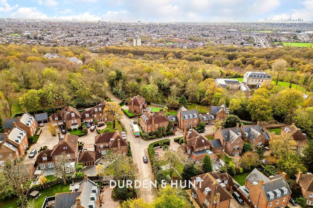 Additional image 37 of 6 bed detached house for saleRegents Drive, Woodford Green IG8