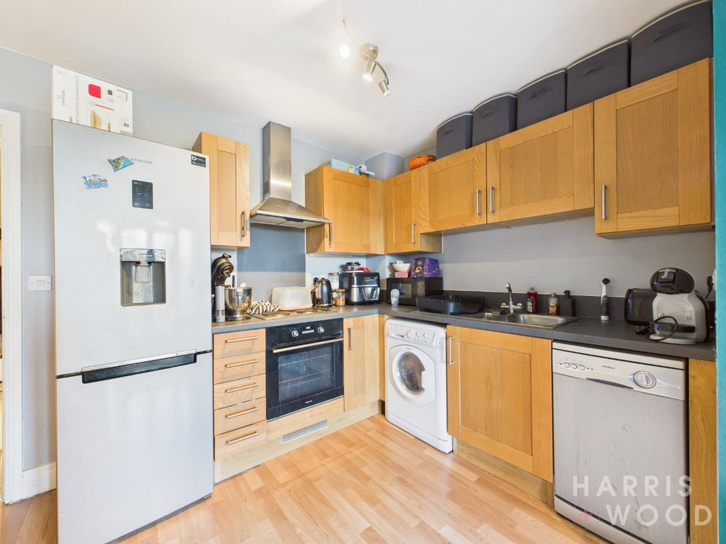 2 bed flat for saleBramble Road, Witham CM8 photo 3