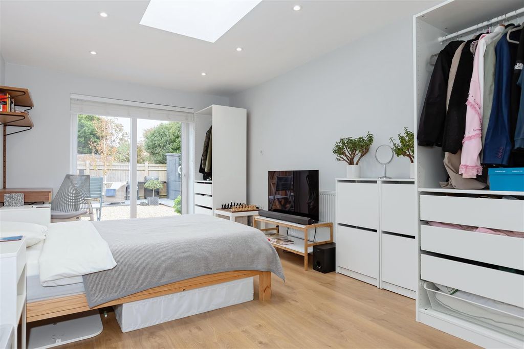 Additional image 10 of 3 bed flat for saleWallace Avenue, Worthing BN11