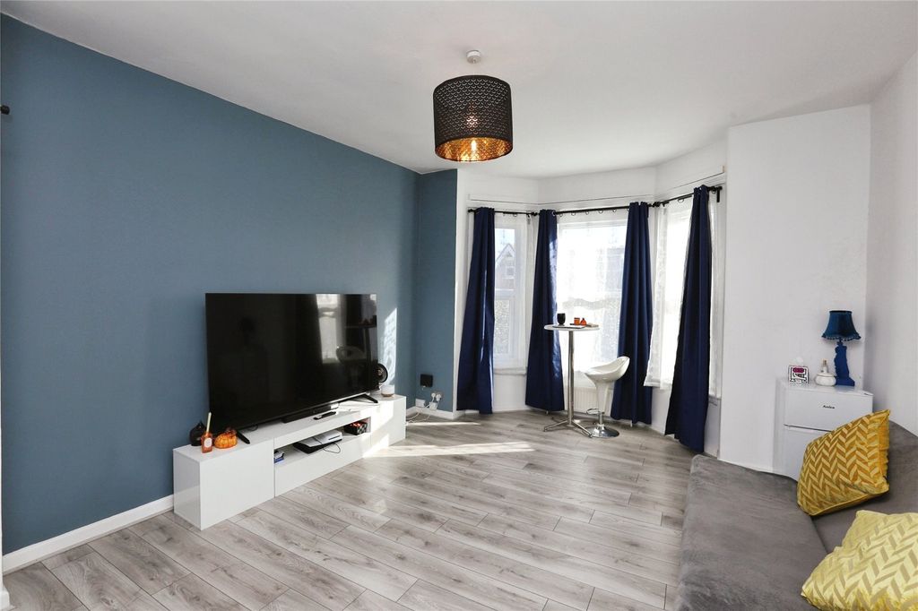 Additional image 4 of 1 bed flat for saleWestridge Road, Southampton, Hampshire SO17