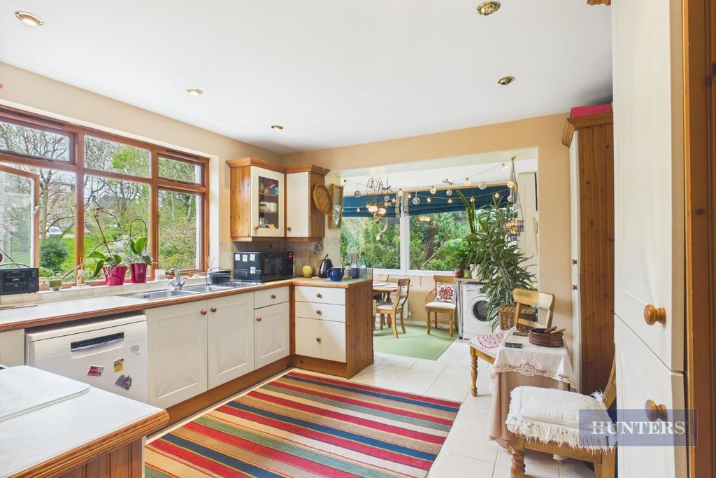 Additional image 3 of 4 bed detached house for saleHighfield Crescent, Southampton SO17