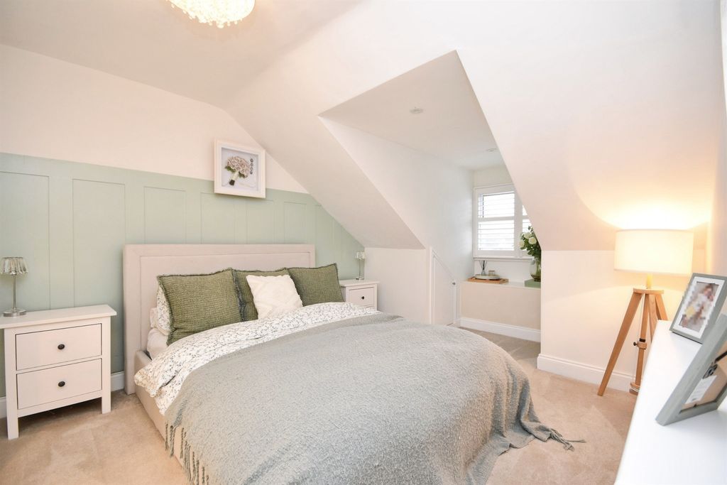 Additional image 10 of 5 bed detached house for saleCranfield Park Road, Wickford SS12