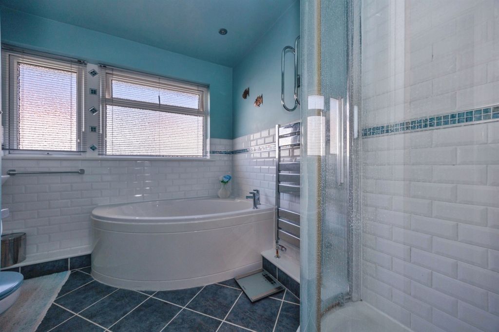 Additional image 41 of 3 bed semi-detached house for saleSeaway Crescent, Southsea PO4