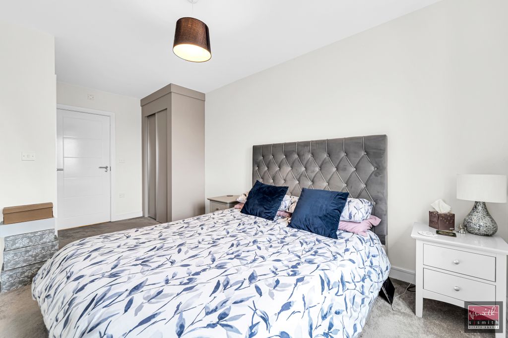 Additional image 4 of 2 bed flat for saleGatehouse Close, Ashford TW15