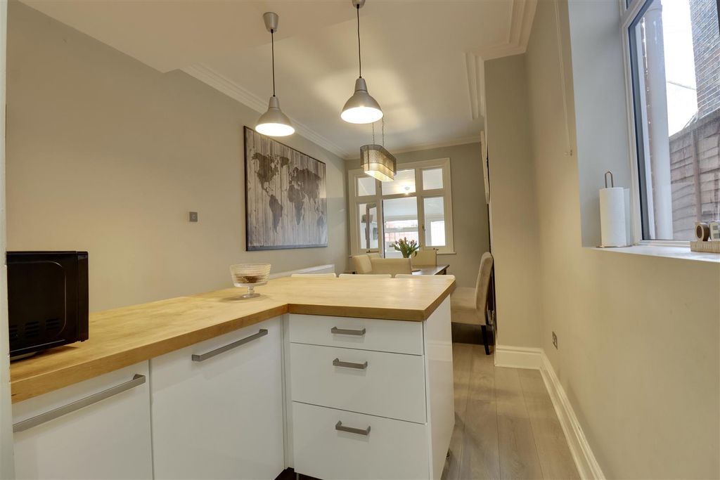 Additional image 8 of 3 bed property for saleHaslemere Road, Southsea PO4
