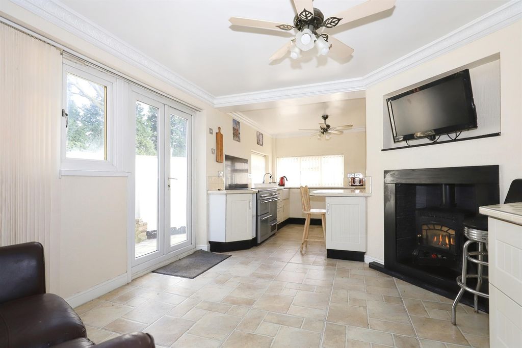 Additional image 4 of 5 bed end terrace house for saleBradmore Road, Bradmore, Wolverhampton WV3