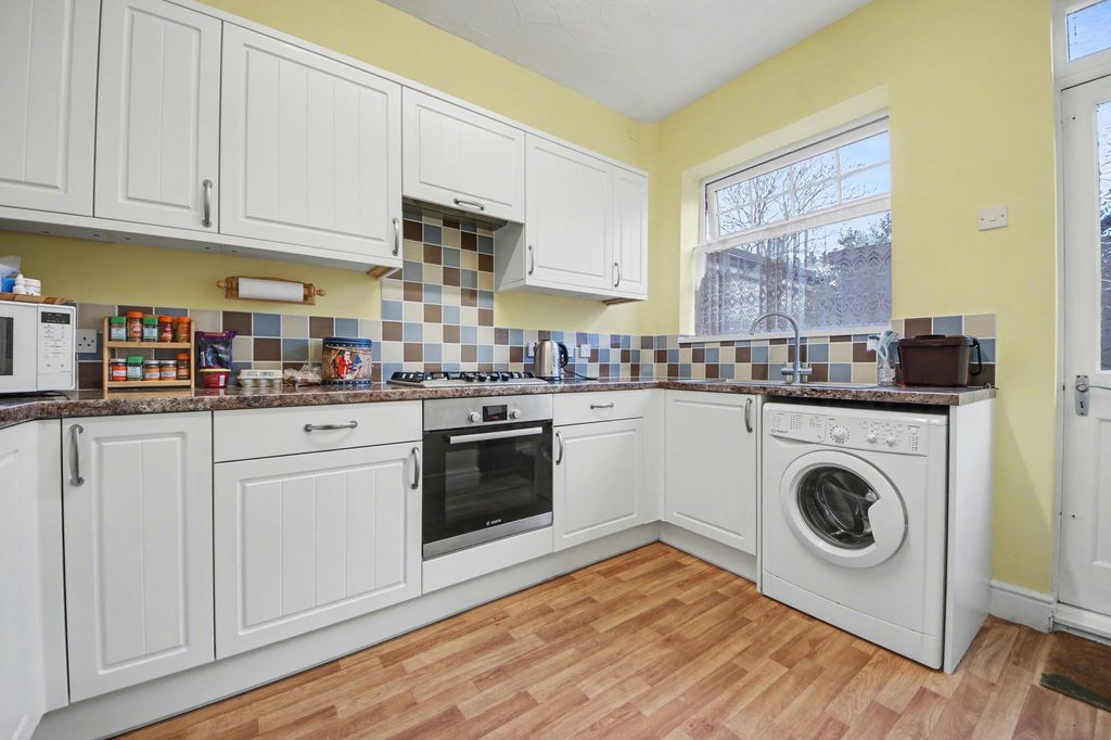 Additional image 2 of 3 bed semi-detached house for saleAsh Tree Road, Bitterne Park SO18