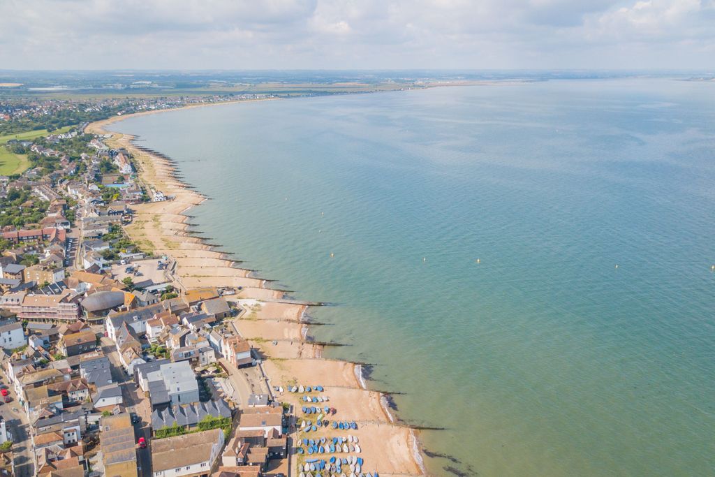 Additional image 4 of 2 bed flat for salePettman Mews Island Wall, Whitstable CT5
