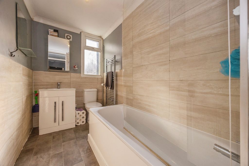 Additional image 4 of 3 bed flat for saleFratton Road, Portsmouth PO1