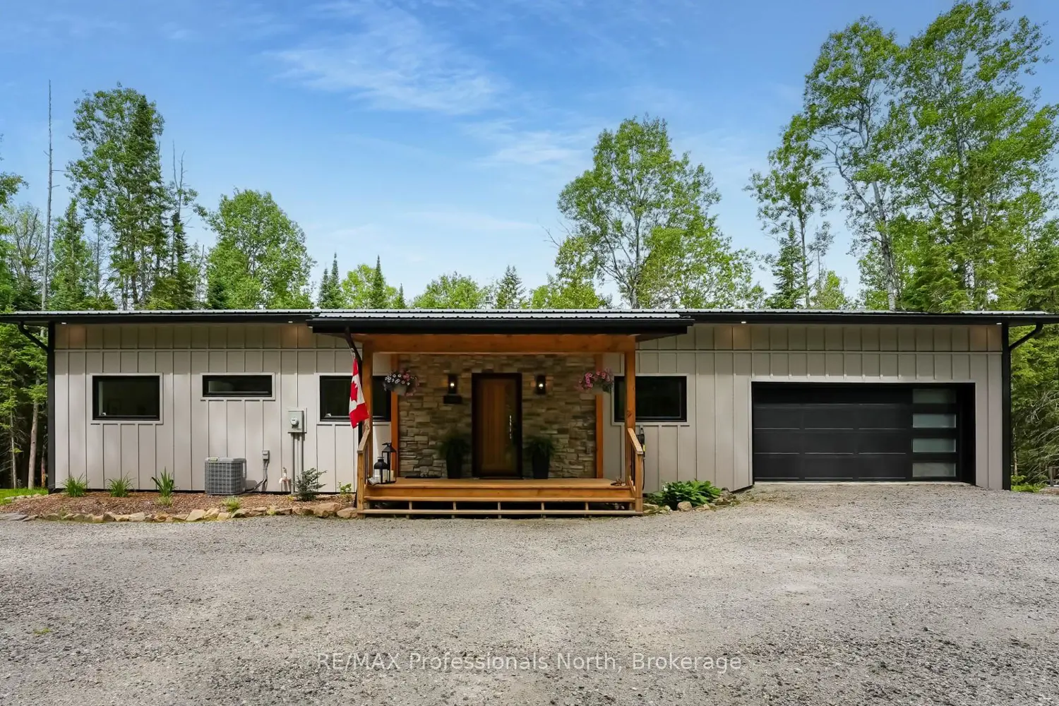 1086 Stothart Creek Road photo 3
