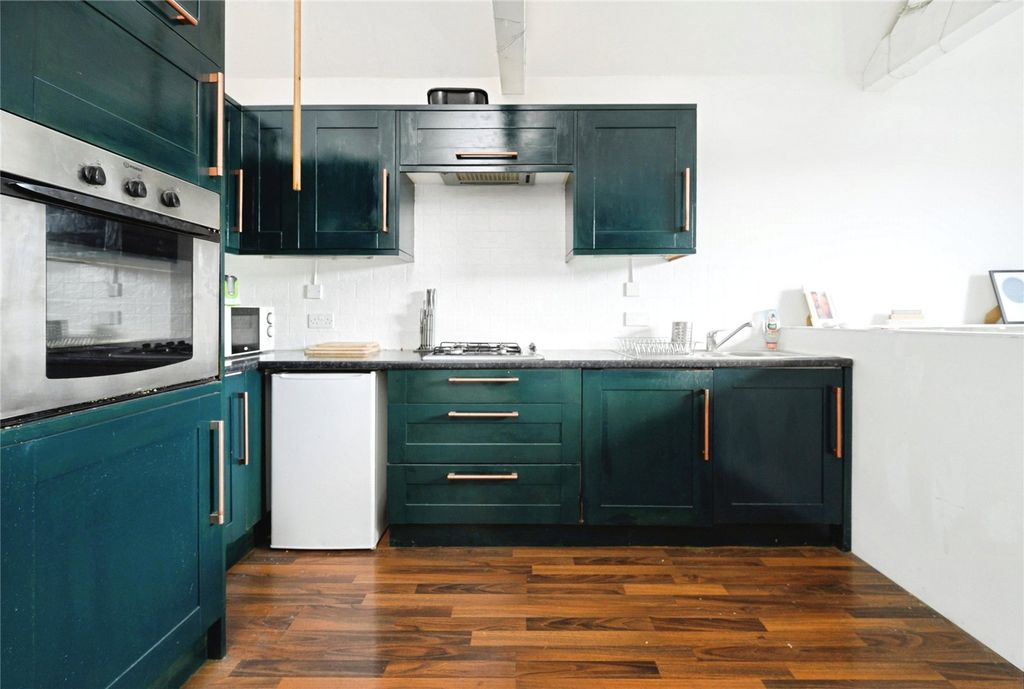 Additional image 6 of 1 bed property for saleGladys Avenue, Portsmouth, Hampshire PO2