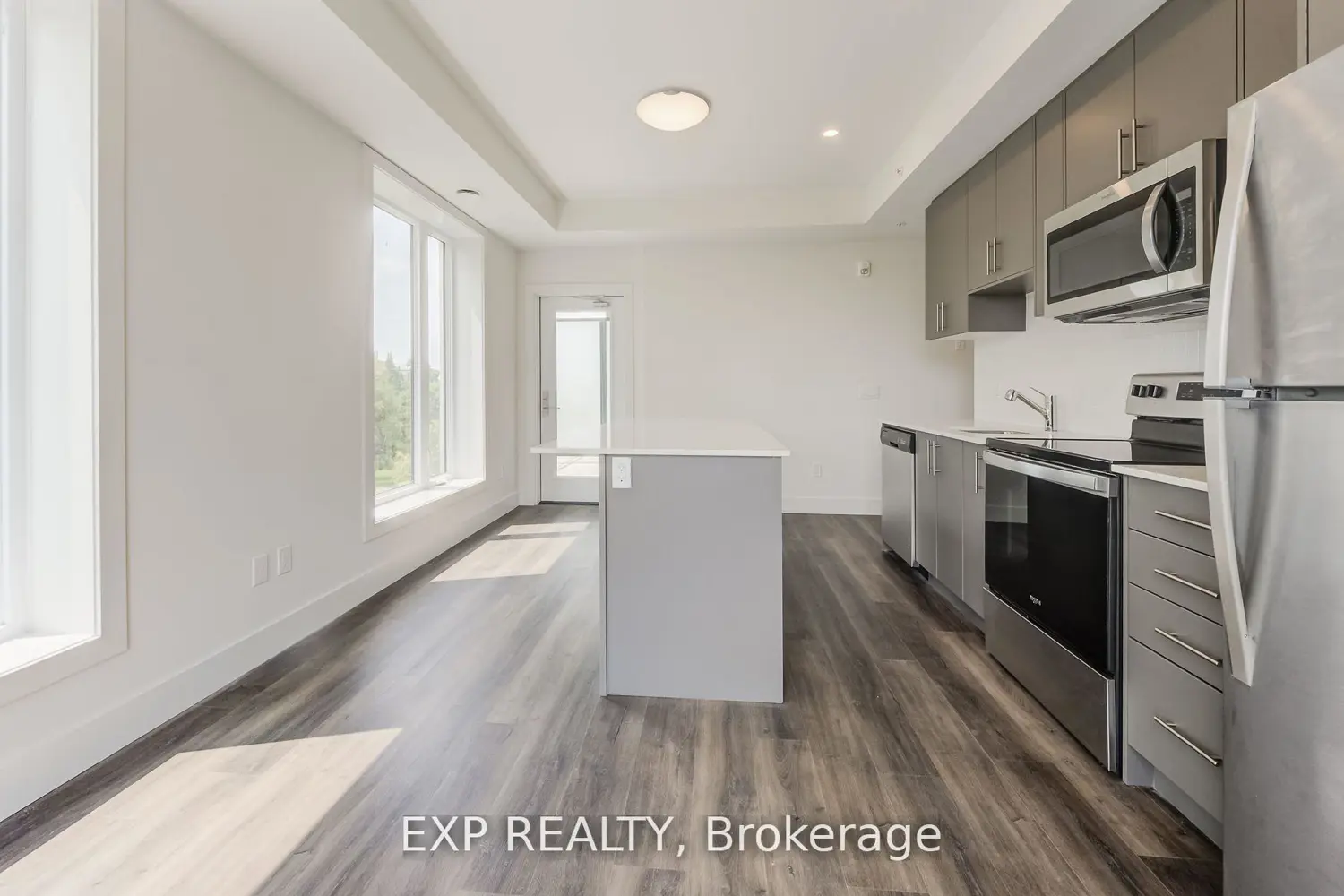 103 Roger Street 516 photo 5